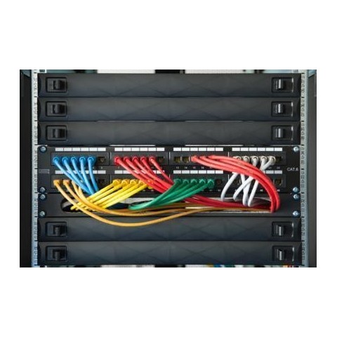 Panel Plastico 19" x 1U Ciego Negro (9005). Montaje CLIP sin tornilleria