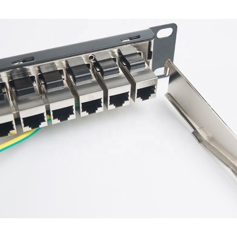 Panel 19" x 1U VACIO 24 Keystone UTP/FTP con Pasahilos Trasero de Aluminio y toma de tierra