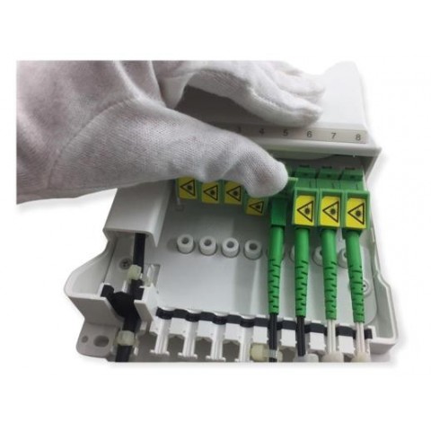 Caja F.O. de distribución y empalme para 8 SC Simplex / LC Duplex. Tamaño 235x125x50 mm